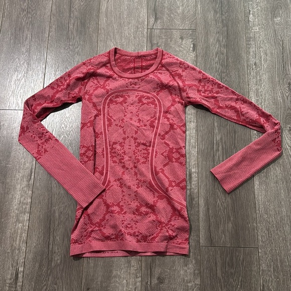 Lululemon Swiftly Tech Long Sleeve Crew size 4
Heathered Cranberry - Picture 7 of 10